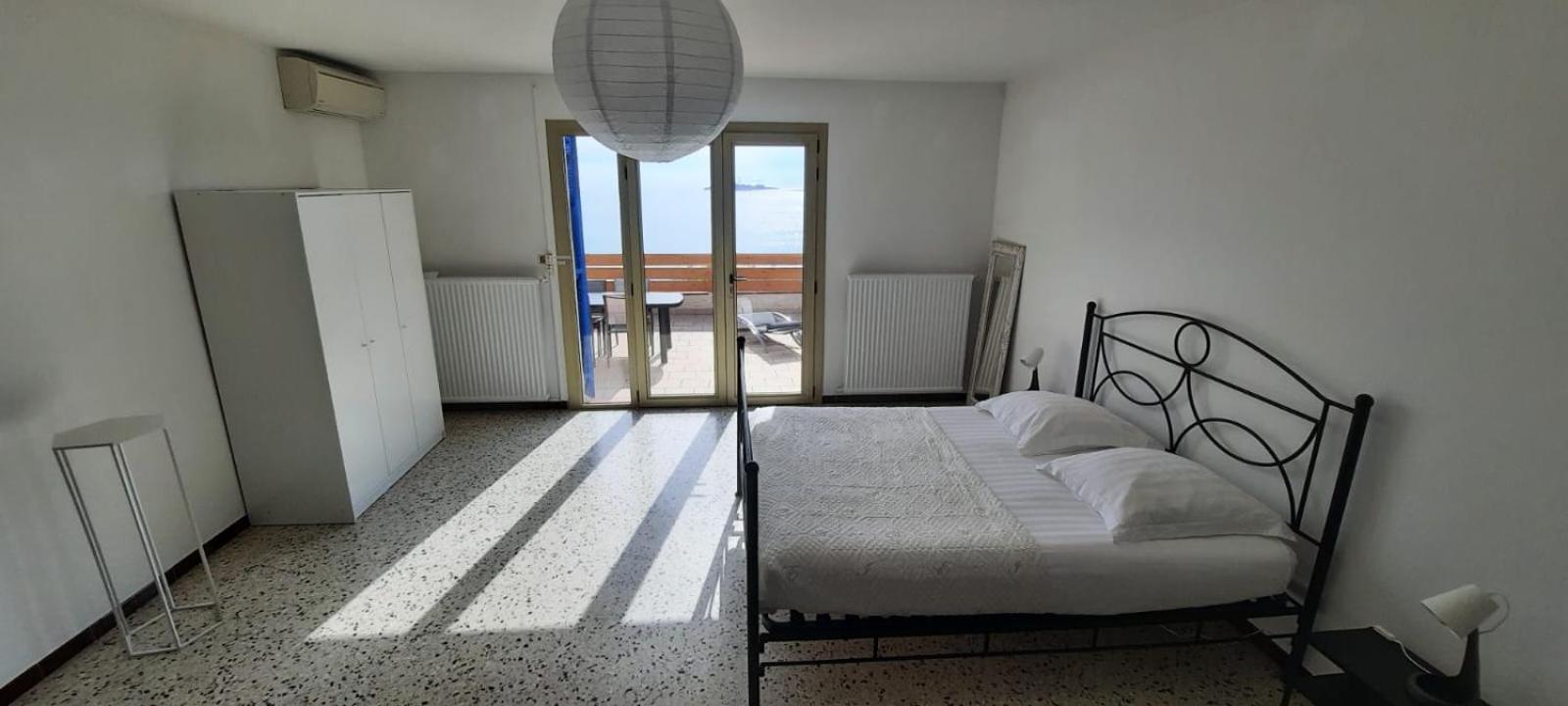 Villa Sur La Mer, 4 Chambres - 8 Personnes Sanary-sur-Mer Exterior foto